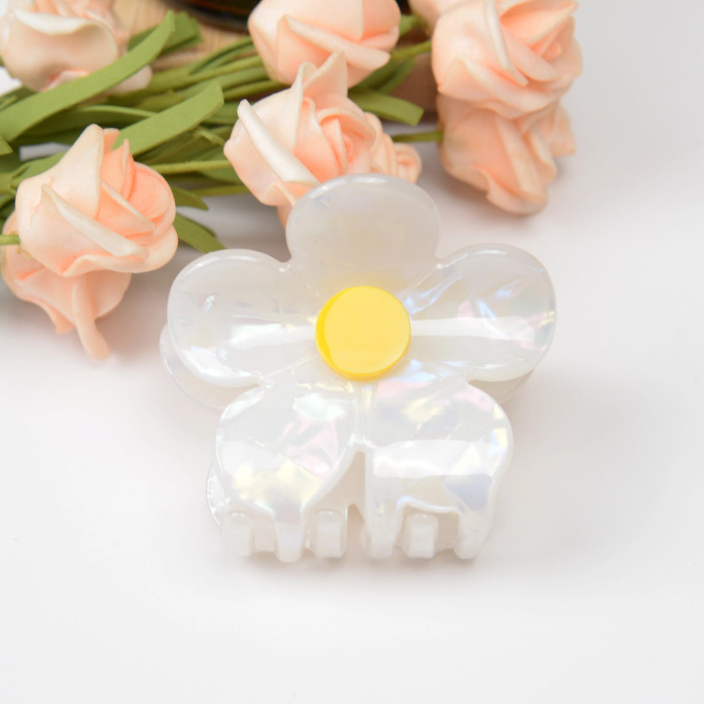 Gentle Daisy Hair Claw Clip